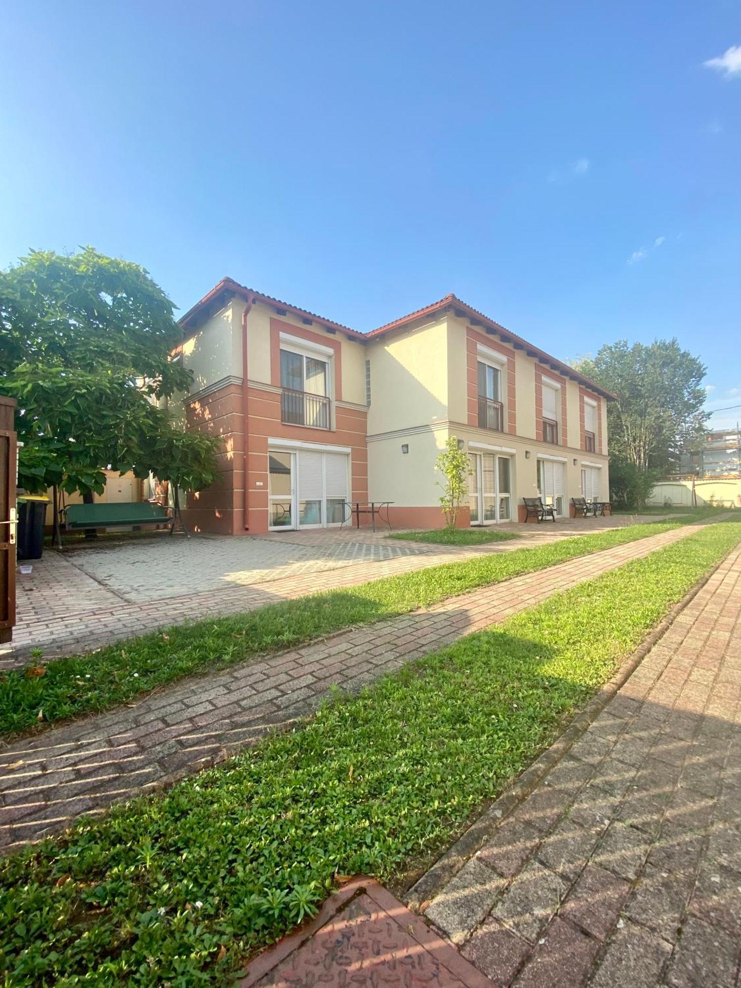 Hajnal Vendeghaz Apartment Hajdúszoboszló Екстериор снимка